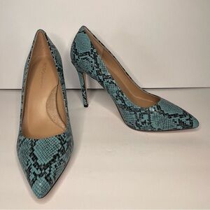 BCBGeneration NWOB Blue Snake Print High Heel Point Toe Pumps Womens‎ 9.5